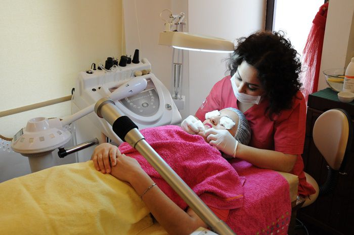 Galeri Klini§imizde cilt bakm uygulamalar uzman personel t